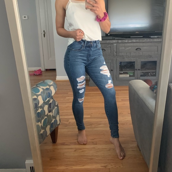 Abercrombie & Fitch Denim - Abercombie & Fitch distresses jeans size 00 (24R)